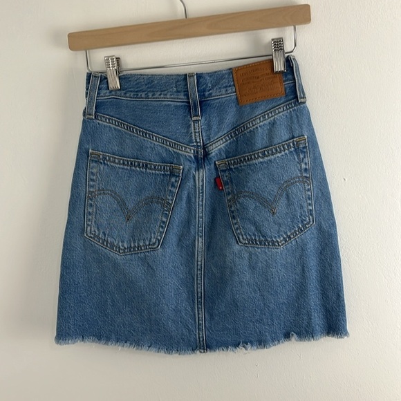 Levis Ribcage Button-Fly Denim Skirt - Picture 5 of 9